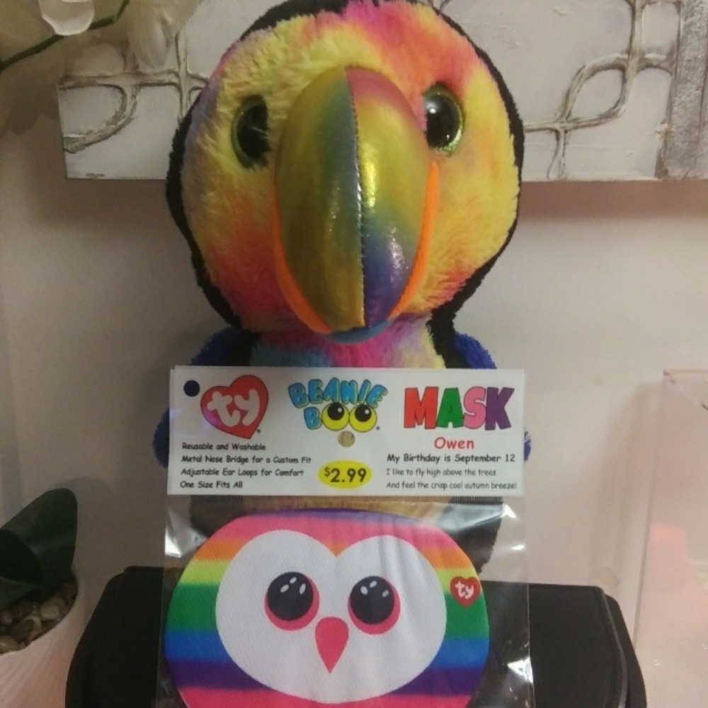 Toucan with Mask